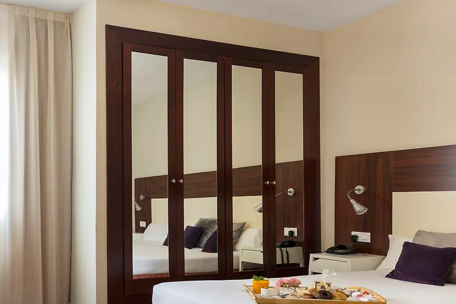 ****  ברצלונה Arenas Atiram Hotel ספרד